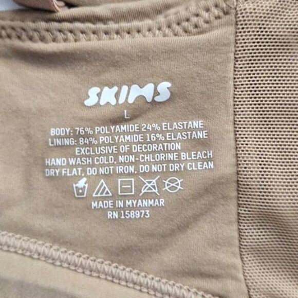 SKIMS CROSS FRONT BRA NWT - Picture 8 of 8